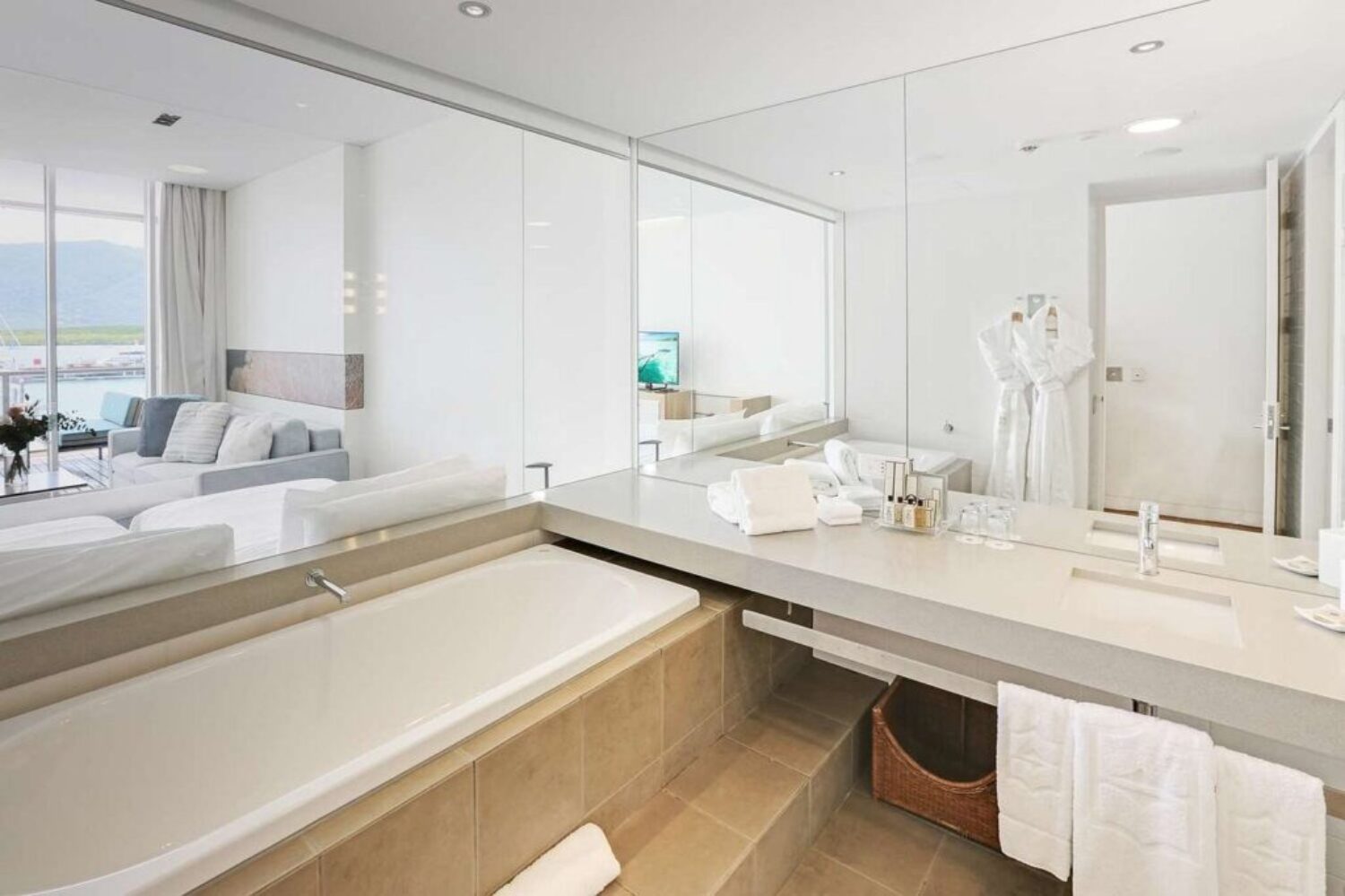 LSF-ShangriLaTheMarina5