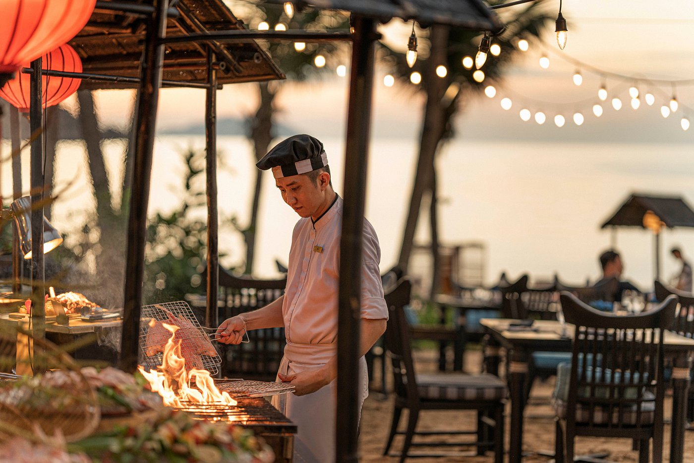 barefoot-restaurant-beach barefoot-restaurant-beach