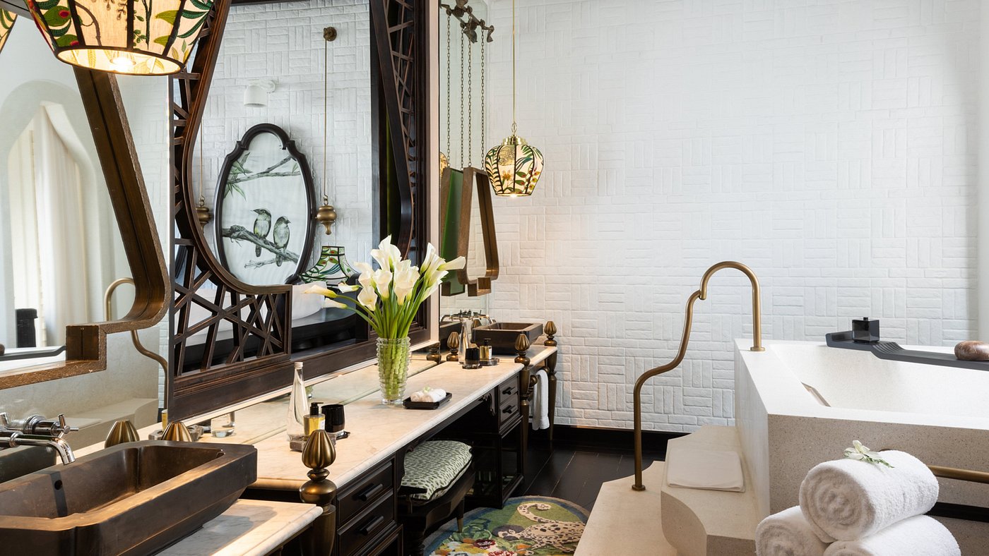 bathroom bathroom